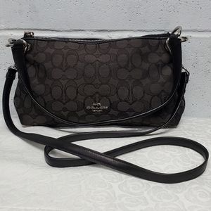🔴SOLD Coach Signature Crossbody